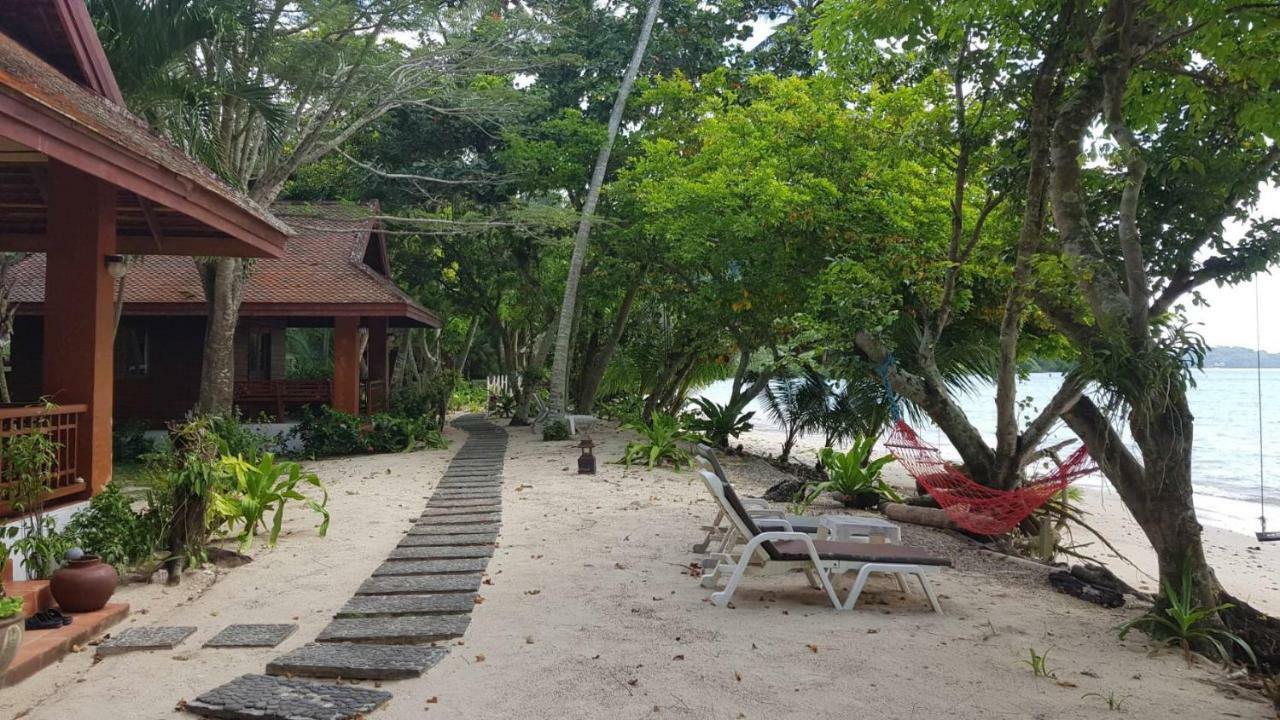 Baan Mai Beachfront Lone Island Phuket Eksteriør billede