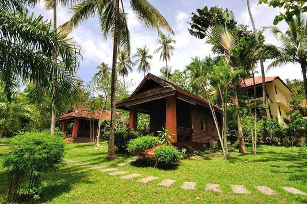 Baan Mai Beachfront Lone Island Phuket Eksteriør billede